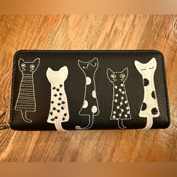 Lovely Bowknot My Love Black Wallet with Cat Design NWOT! - Picture 1 of 3